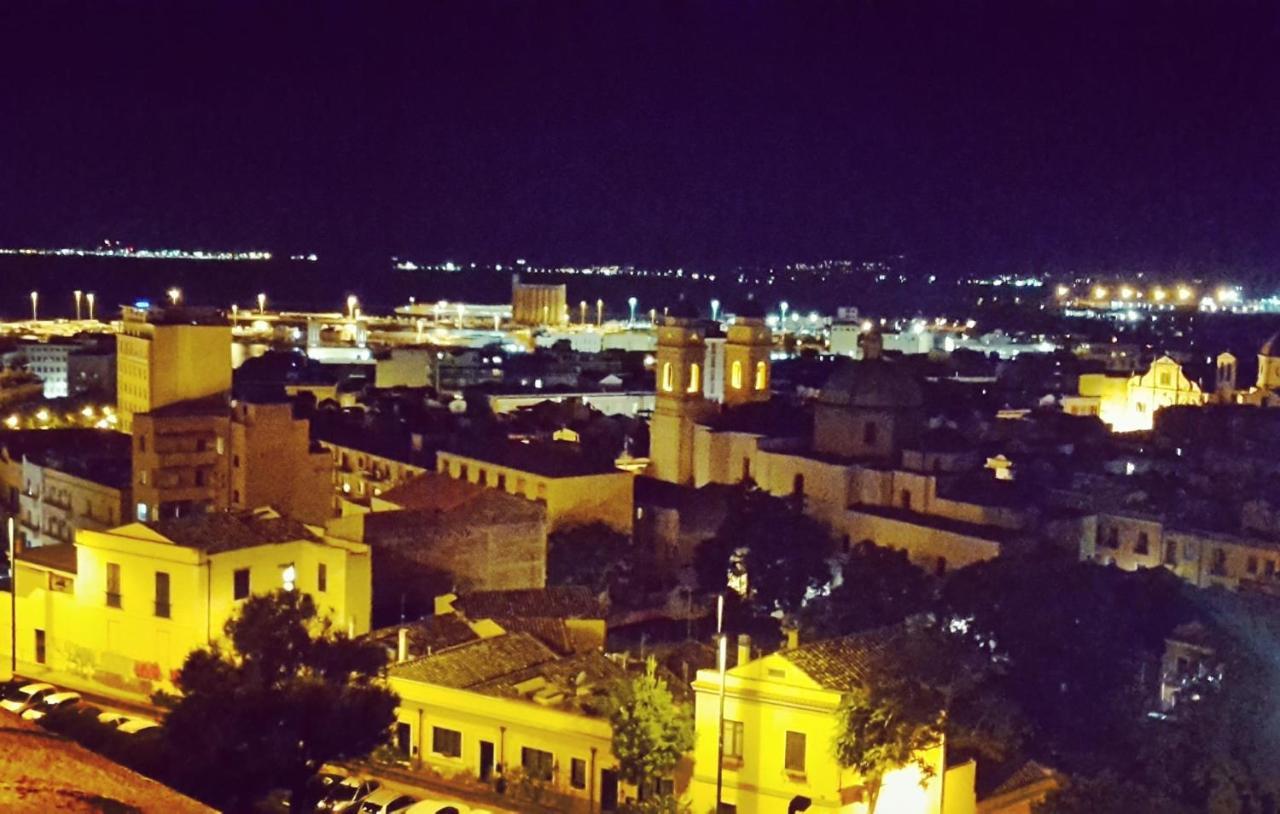 Apartment Vsg25 Nel Centro Di Cagliari Dış mekan fotoğraf